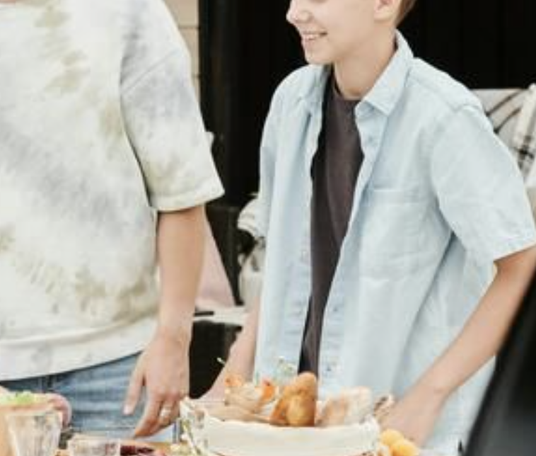 Backyard BBQ Season Is Here: 8 Easy Tips for Hosting the Ultimate Summer Party in the Valley